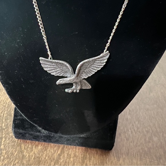 Silver tone eagle fashion necklace - Picture 3 of 6
